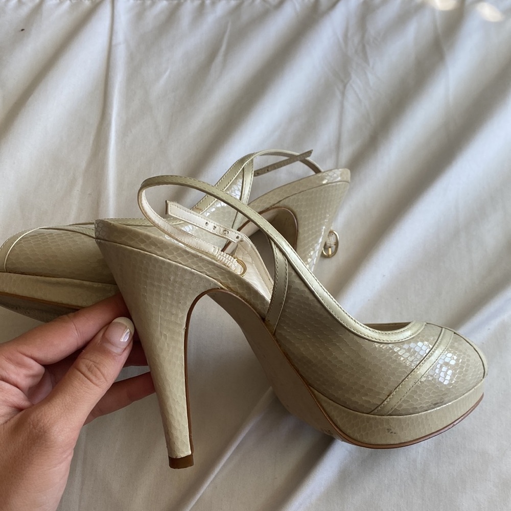 Nude snake pattern heel